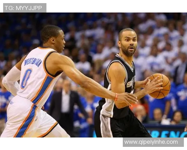 黄冈黄蜂迎战东京绿茵展开激烈较量力争在主场取得胜利