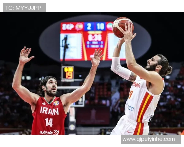 赫伯特琼斯的篮球之路与职业生涯的辉煌成就探索